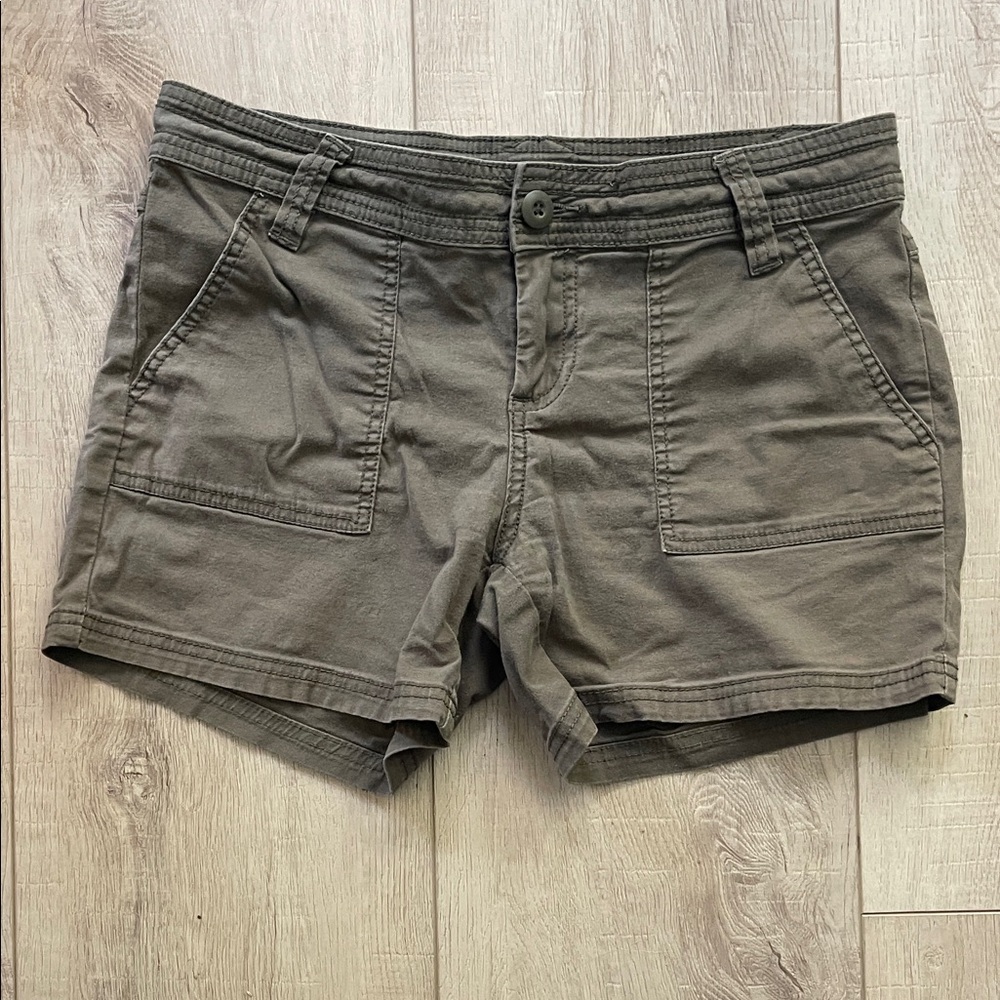 Prana Women's Cargo Shorts in Olive